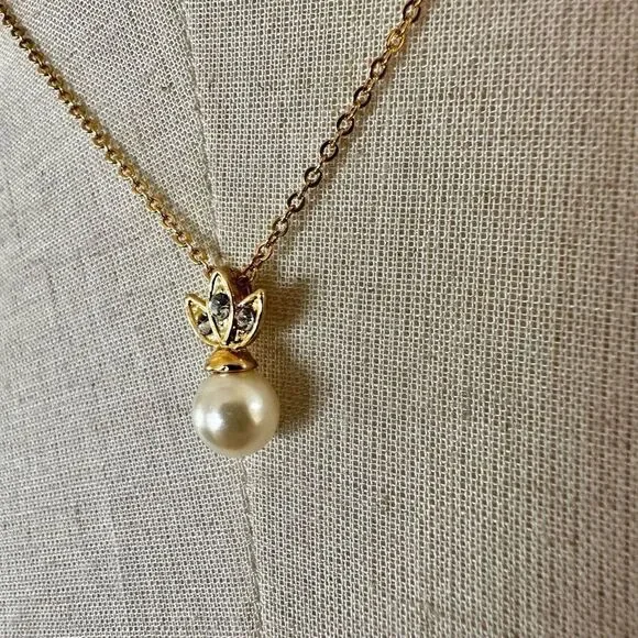Faux Pearl rhinestone pendant necklace - Picture 3 of 10